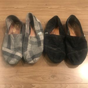 Lot of 2 pairs Men’s Toms slip on